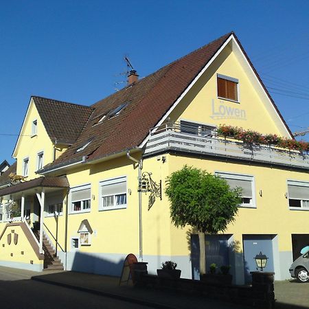 Landgasthaus Loewen Mit Gaestehaus Holzhausen  Exterior photo